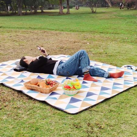 Custom Outdoor Travel Fleece Waterproof Picnic Beach Blanket 