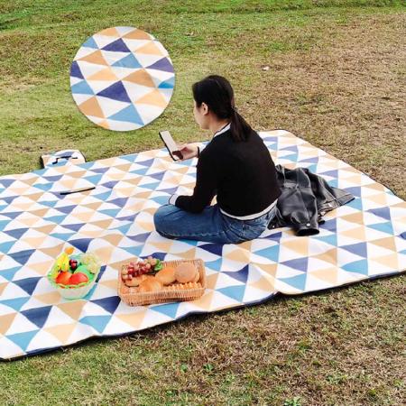 Picnic Blanket Camping Mat Outdoor Picnic Mat Waterproof Sandproof Beach Blanket Foldable Travel Blanket Portable Handy Mat Picnic Pack Tote 