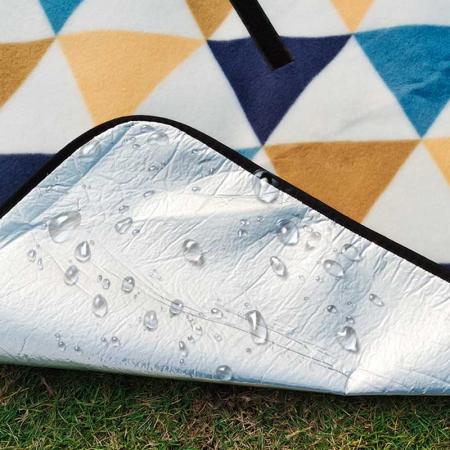 Picnic Blanket Camping Mat Outdoor Picnic Mat Waterproof Sandproof Beach Blanket Foldable Travel Blanket Portable Handy Mat Picnic Pack Tote 